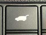 【パワーバックドア】スマートキーや運転席のボタンを押すだけでリアゲートが自動で開閉します!荷物を持っている時や、高い位置にあるバックドアを閉める際に便利な機能です♪