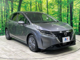 高透明度のガラス皮膜で撥水はもちろん、上質なツヤ・光沢を実現。紫外線や酸性雨から大切な愛車を保護し、色あせ・劣化を防止。「弾スプラッシュコート」、「弾プリミッサコート」からお選びいただけます。
