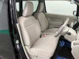 【フロントシート】さまざまな体格の方が快適に運転ができるよう配慮したシートになっております。
