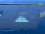 【スマートブレーキサポート】走行中に前方の車両等を認識し、衝突しそうな時は警報とブレーキで衝突回避と被害軽減をアシスト。より安全にドライブをお楽しみいただけます。