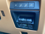 純正ETCも装着されています☆ETCをご利用の場合は再セットアップ費用￥3,300-が別途必要となります。車載器は運転席右下に設置なのでカードの出し入れも簡単です☆