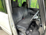 運転席シート廻りは使用感も少なく、良好な状態となっています。丁寧に使われていたことがよくわかりますね。
