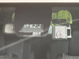 【トヨタセーフティセンス】走行中に前方の車両等を認識し、衝突しそうな時は警報とブレーキで衝突回避と被害軽減をアシスト。より安全にドライブをお楽しみいただけます。