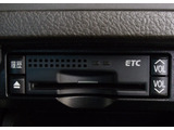 CDはもちろんの事、DVD再生も可能です。フルセグ地デジにも対応しさらにBluetoothにも対応しております