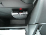 ここに ETC付いております。高速道路の料金所もスイスイ♪ ETCカードの申し込みは日産カードがおすすめ!!!「安心」「おトク」「便利」で皆さまのカーライフをサポートする特典満載のカードです。