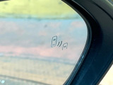 【ブラインドスポットモニター】走行中、ドアミラーの死角になりやすい箇所に後続車が接近するとサイドミラーのレンズに警告を表示!ドライバーに注意喚起をしてくれます。