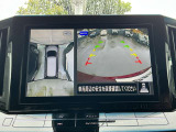アラウンドビューモニターは、まるで上空から見たような映像で駐車をサポート!苦手な駐車も心強いですね!