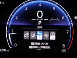 隣車線を走る車両をレーダーで検知し、ドアミラーでは確認しにくい後側方エリアに存在する車両に加え、急接近してくる車両も検知します。車両を検知するとドアミラーに搭載されたLEDインジケーターが点灯します。