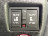 【両側パワースライドドア】スマートキーや運転席のスイッチで後席両側スライドドアの開閉が可能♪電動だから力を入れてドアを開ける必要が無く、小さなお子様でも簡単に開け閉めでき快適です♪