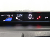 デジタルメーターのレイアウトを最適化しました。運転時のストレスを軽減し安全・安心な運転へ貢献します。