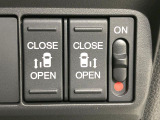 【両側パワースライドドア】スマートキーや運転席のスイッチで後席両側スライドドアの開閉が可能♪電動だから力を入れてドアを開ける必要が無く、小さなお子様でも簡単に開け閉めでき快適です♪