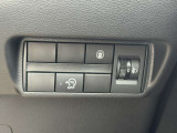 SRSサイド、カーテンエアバックや、衝突被害軽減ブレーキ、踏み間違い衝突防止アシスト、車線逸脱警報、先行車発進お知らせ機能などその他安全機能も多数揃ってます☆安全運転は心がけてくださいね(*&rsquo;&omega;&rsquo;*)