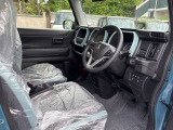 毎日過ごす運転席は要チェック。シートのへたり・擦れ、視界のイメージまで伝わる重要ポイント。