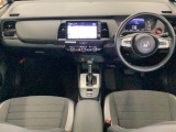 すわり心地の良い運転席・助手席です。長時間のドライブの疲れ軽減に貢献します。どうぞ快適なドライブを♪