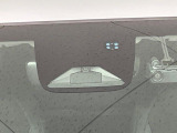 【ホンダセンシング】走行中に前方の車両等を認識し、衝突しそうな時は警報とブレーキで衝突回避と被害軽減をアシスト。より安全にドライブをお楽しみいただけます。
