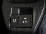 電動パーキングブレーキ・ブレーキホールドを装備してます。ホールド機能は信号待ちが多い一般道で疲労軽減になり、大好評です!