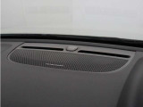【harman/kardon】世界のオーディオファン垂涎のプレミアムサウンドシステムを搭載。原音に近い音場空間を忠実に再現。乗る人すべてに最良の音響体験を提供します。