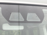 【スマートアシスト】走行中に前方の車両等を認識し、衝突しそうな時は警報とブレーキで衝突回避と被害軽減をアシスト。より安全にドライブをお楽しみいただけます。