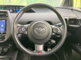 インテリアに合わせたデザインのステアリングは、運転される方のことも考え、運転しやすい形状、大きさです。是非一度、実際に触ってお確かめください。