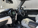 ◆LIBERALAは、輸入車選びの新たなスタイルを提案するインポート・セレクト・ブランドです。オーナー様となる方がクルマから直接感じる感性を第一にした、最良の一台との出会いをコーディネートいたします。