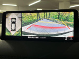 【360&deg;ビューモニター】専用のカメラにより、上から見下ろしたような視点で360度クルマの周囲を確認することができます☆死角部分も確認しやすく、狭い場所での切り返しや駐車もスムーズに行えます。
