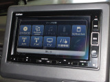 ナビゲーションは純正メモリーナビ(VXM-224VFi)を装着しております。AM、FM、CD、DVD再生、Bluetooth、音楽録音再生、フルセグTVがご使用いただけます。