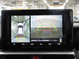 車両を上から見たような映像をナビ画面に表示するパノラミックビューモニターが付いています。