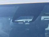 【トヨタセーフティセンス】走行中に前方の車両等を認識し、衝突しそうな時は警報とブレーキで衝突回避と被害軽減をアシスト。より安全にドライブをお楽しみいただけます。