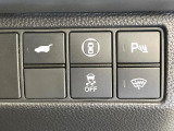 【パワーバックドア】スマートキーや運転席のボタンを押すだけでリアゲートが自動で開閉します!荷物を持っている時や、高い位置にあるバックドアを閉める際に便利な機能です♪