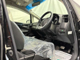 オイル・タイヤ交換などの日常整備などはもちろん、車検対応、事故や故障の修理対応など、様々な場面にてお客様をサポート致します。