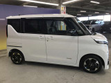 エンジンルーム、室内、クリーニング済みです。厳選したお車を屋内展示場にて展示中☆車両品質には自信がございます!ぜひ一度ご来店ください!!
