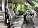 運転席シート廻りは使用感も少なく、良好な状態となっています。丁寧に使われていたことがよくわかりますね。