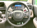 【純正革巻きステアリング】上質な革を使用することで、手にしっかり馴染みとても運転しやすいハンドルです♪
