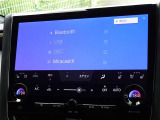 CD・DVD(再生機能)・ブルートゥース等を使用することができます。