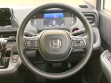 【純正革巻きステアリング】上質な革を使用することで、手にしっかり馴染みとても運転しやすいハンドルです♪