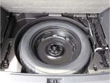 スペアタイヤが車載されております。
