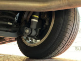 お車を安心してお乗りいただく為には、足回りの定期点検が欠かせません。サービスサポート(有償保証)では無料点検もご提供しており、安心のカーライフをお過ごしいただけるサポート体制が整っています。