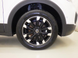 輸入車ならではの卓越した走りを支えるホイールと足回りです!日本車の走りに慣れている方にもぜひ体感して頂きたい程高いレベルでまとまっています。