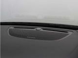 【harman/kardon】世界のオーディオファン垂涎のプレミアムサウンドシステムを搭載。原音に近い音場空間を忠実に再現。乗る人すべてに最良の音響体験を提供します。