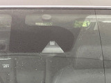 【エマージェンシーブレーキ】走行中に前方の車両等を認識し、衝突しそうな時は警報とブレーキで衝突回避と被害軽減をアシスト。より安全にドライブをお楽しみいただけます。