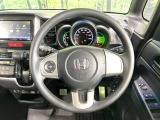 【ステアリングスイッチ】運転中、前方から目線をそらすことなく、オーディオ等の操作が可能な便利機能!安心&快適なドライブを演出してくれます♪