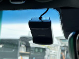 【ドライブレコーダー】映像・音声などの運転中の記録を残します。事故などを起こした起こされた時の証拠になりえますので、もしも時でも安心ですね。