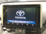 【純正ナビ】人気の純正ナビを装備。オーディオ機能も充実しており、Bluetooth接続すればお持ちのスマホやMP3プレイヤーの音楽を再生可能!毎日の運転がさらに楽しくなります!!