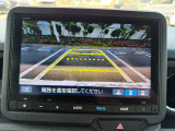 バックでの駐車が苦手な方や運転にあまり自信のない方でも後方の視界をしっかりサポート。安心して車庫入れが出来るバックカメラを装備しています!