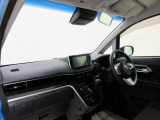ダイハツのお店では、ダイハツ車を知り尽くしたプロフェッショナルが、専用の診断機器を使って各システムを点検しております。