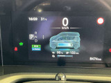 メーター内のカラーディスプレイには運転をサポートするさまざまな情報を表示!瞬間燃費などが表示できます。