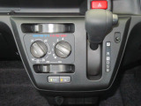 マニュアルエアコンが付いて快適空間を実現できます。