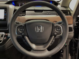 運転にかかわる様々な操作を安全に行えるように視点移動が少なく操作性に配慮されたスイッチ類が凝縮されたコクピットです。