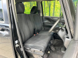 運転席シート廻りは使用感も少なく、良好な状態となっています。丁寧に使われていたことがよくわかりますね。