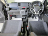 ゆとりのあるヘッドクリアランスを確保し、運転しやすい快適な空間です!